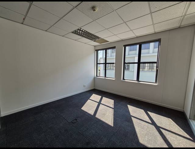 1,311M² OFFICE TO LET IN SANDTON CENTRAL
